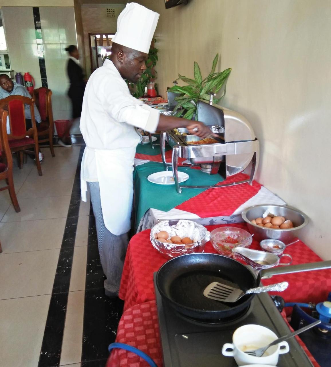 Bomen Hotel Isiolo Luaran gambar